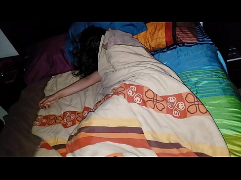 ❤️ Kasupoeg sõimab oma noort kasuema, kui ta magab. Kaunis porno at porn et.drpornofilme.ru ☑